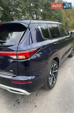 Позашляховик / Кросовер Mitsubishi Outlander 2021 в  фото 4 Позашляховик / Кросовер Mitsubishi Outlander 2021 в