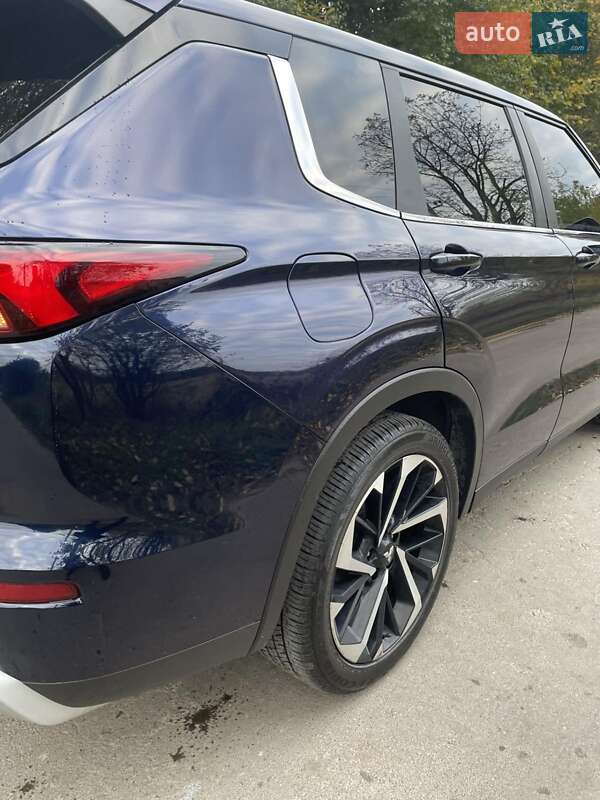 Внедорожник / Кроссовер Mitsubishi Outlander 2021 в Винниках фото 11 Внедорожник / Кроссовер Mitsubishi Outlander 2021 в Винниках