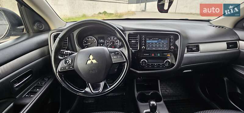 Внедорожник / Кроссовер Mitsubishi Outlander 2015 в Киеве фото 14 Внедорожник / Кроссовер Mitsubishi Outlander 2015 в Киеве