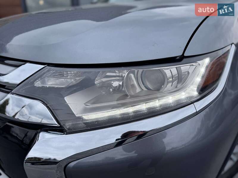 Внедорожник / Кроссовер Mitsubishi Outlander 2018 в Ровно фото 5 Внедорожник / Кроссовер Mitsubishi Outlander 2018 в Ровно