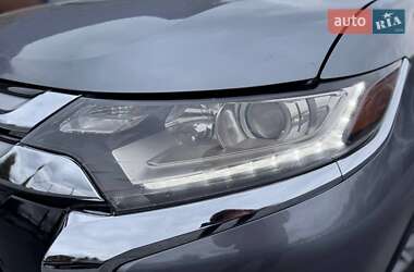 Позашляховик / Кросовер Mitsubishi Outlander 2018 в  фото 5 Позашляховик / Кросовер Mitsubishi Outlander 2018 в