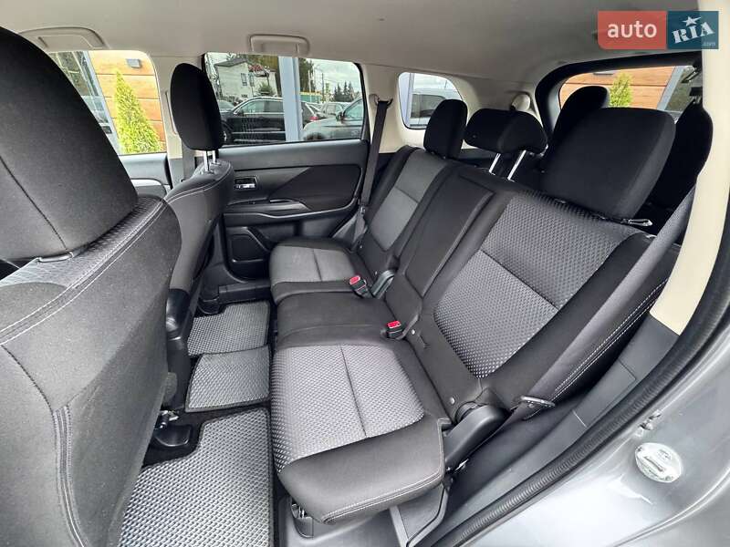 Внедорожник / Кроссовер Mitsubishi Outlander 2018 в Ровно фото 25 Внедорожник / Кроссовер Mitsubishi Outlander 2018 в Ровно