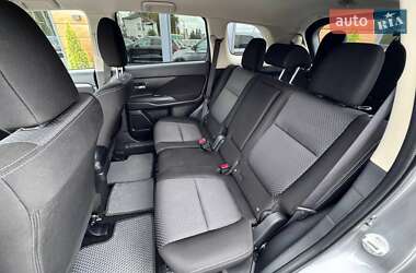 Позашляховик / Кросовер Mitsubishi Outlander 2018 в  фото 25 Позашляховик / Кросовер Mitsubishi Outlander 2018 в