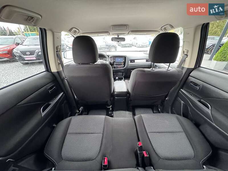 Внедорожник / Кроссовер Mitsubishi Outlander 2018 в Ровно фото 30 Внедорожник / Кроссовер Mitsubishi Outlander 2018 в Ровно