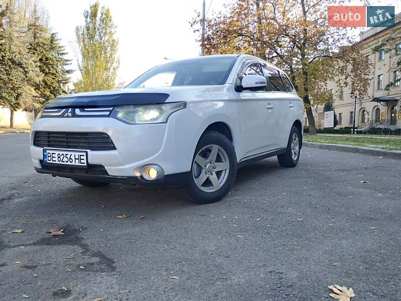 Внедорожник / Кроссовер Mitsubishi Outlander 2012 в Николаеве фото 9 Внедорожник / Кроссовер Mitsubishi Outlander 2012 в Николаеве