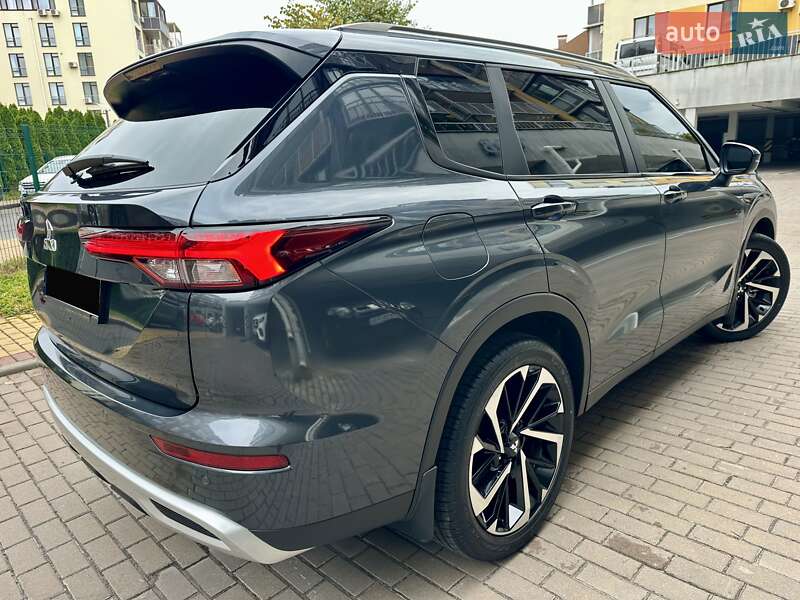 Позашляховик / Кросовер Mitsubishi Outlander 2024 в Києві