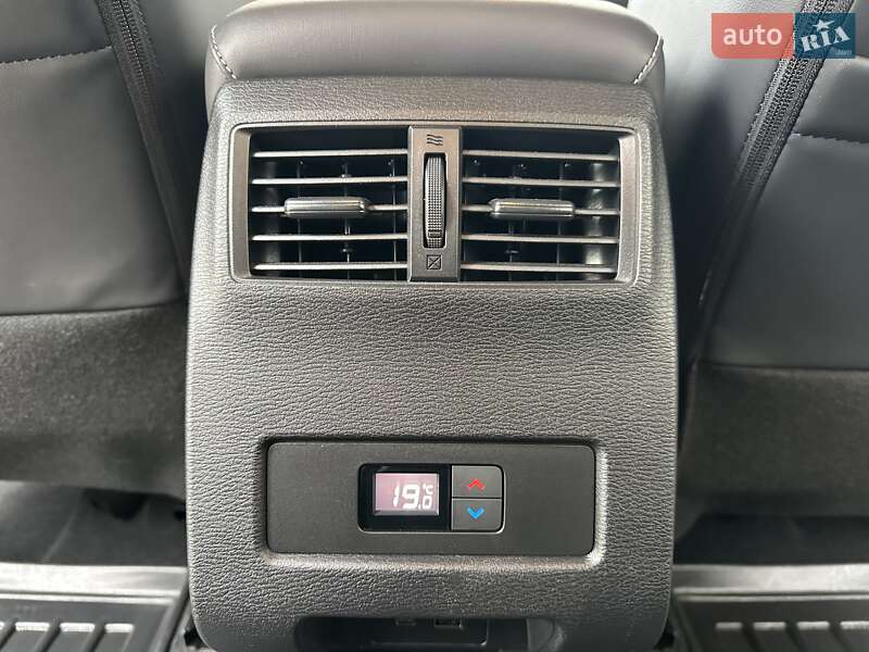 Позашляховик / Кросовер Mitsubishi Outlander 2024 в Києві