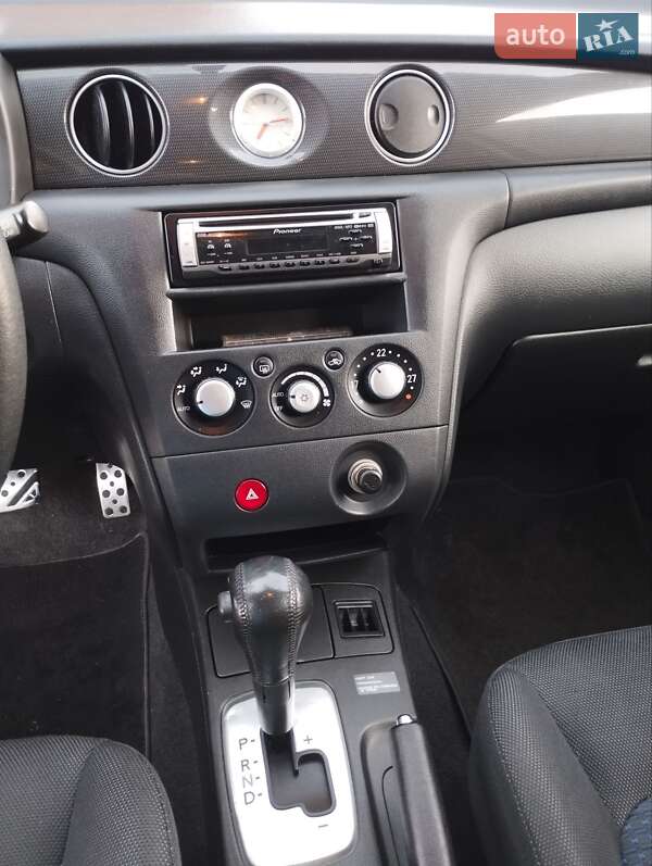 Позашляховик / Кросовер Mitsubishi Outlander 2006 в Харкові