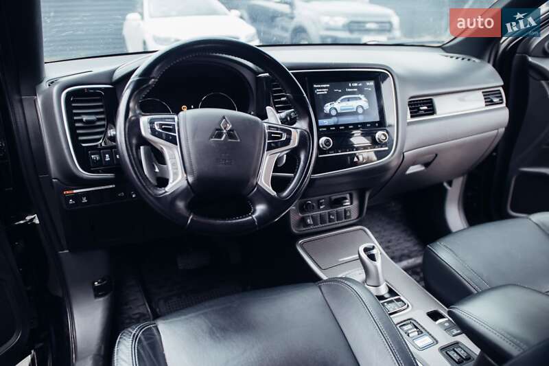 Внедорожник / Кроссовер Mitsubishi Outlander 2021 в Киеве фото 17 Внедорожник / Кроссовер Mitsubishi Outlander 2021 в Киеве