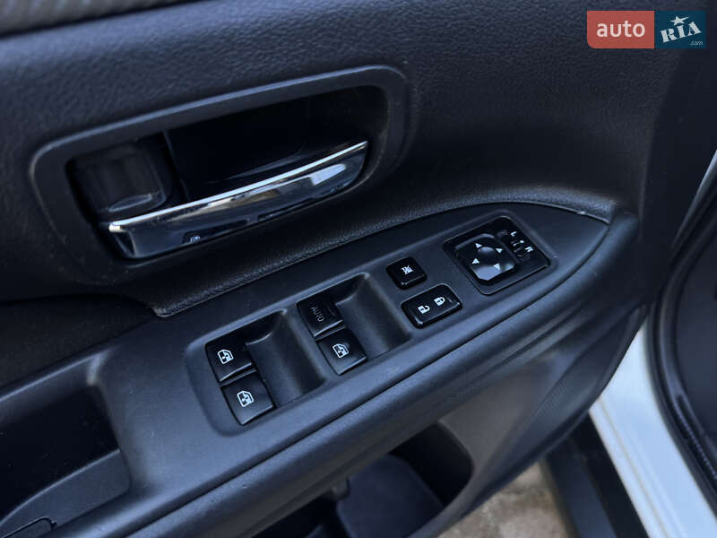 Внедорожник / Кроссовер Mitsubishi Outlander 2016 в Ковеле фото 39 Внедорожник / Кроссовер Mitsubishi Outlander 2016 в Ковеле