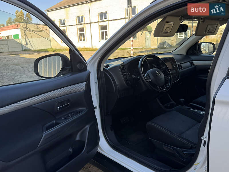 Внедорожник / Кроссовер Mitsubishi Outlander 2016 в Ковеле фото 56 Внедорожник / Кроссовер Mitsubishi Outlander 2016 в Ковеле