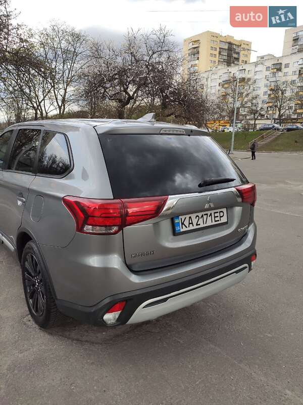 Позашляховик / Кросовер Mitsubishi Outlander 2019 в Києві фото 4 Позашляховик / Кросовер Mitsubishi Outlander 2019 в Києві