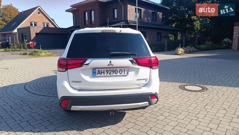Внедорожник / Кроссовер Mitsubishi Outlander 2015 в Львове фото 2 Внедорожник / Кроссовер Mitsubishi Outlander 2015 в Львове