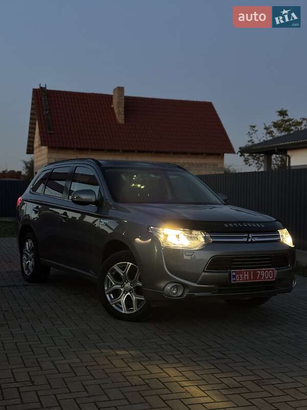 Позашляховик / Кросовер Mitsubishi Outlander 2014 в Луцьку