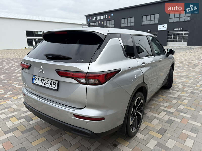 Внедорожник / Кроссовер Mitsubishi Outlander 2021 в Броварах фото 8 Внедорожник / Кроссовер Mitsubishi Outlander 2021 в Броварах