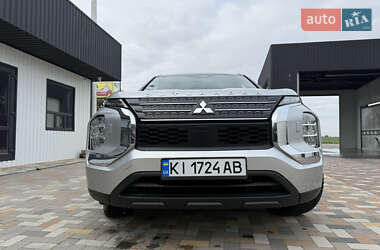 Позашляховик / Кросовер Mitsubishi Outlander 2021 в  фото 13 Позашляховик / Кросовер Mitsubishi Outlander 2021 в