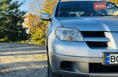 Позашляховик / Кросовер Mitsubishi Outlander 2006 в  фото 16 Позашляховик / Кросовер Mitsubishi Outlander 2006 в