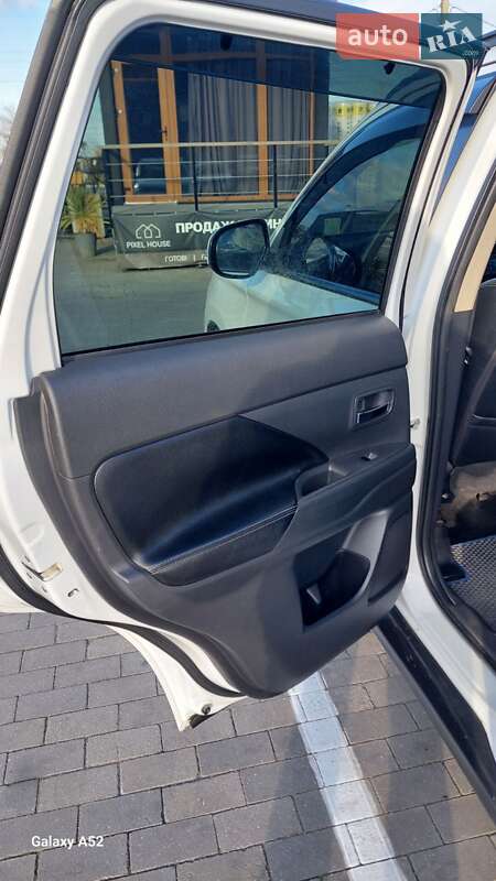Позашляховик / Кросовер Mitsubishi Outlander 2013 в Миколаєві фото 33 Позашляховик / Кросовер Mitsubishi Outlander 2013 в Миколаєві