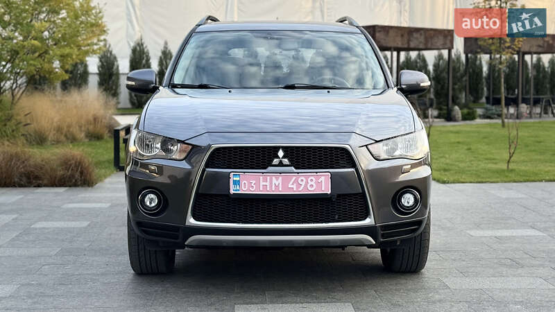 Внедорожник / Кроссовер Mitsubishi Outlander 2011 в Ровно