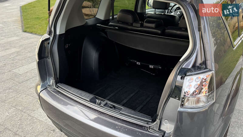 Внедорожник / Кроссовер Mitsubishi Outlander 2011 в Ровно