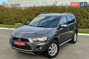 Внедорожник / Кроссовер Mitsubishi Outlander 2010 в 