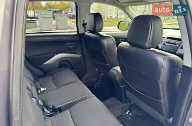 Внедорожник / Кроссовер Mitsubishi Outlander 2010 в 