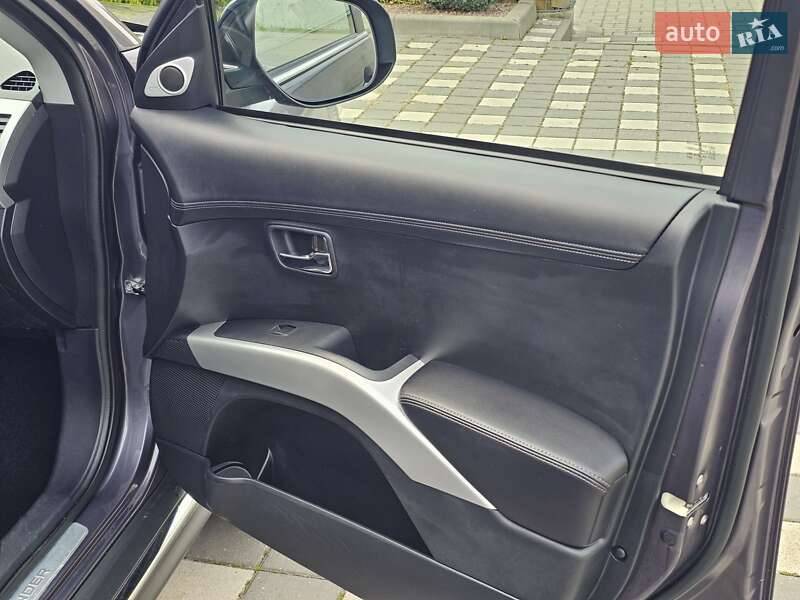 Позашляховик / Кросовер Mitsubishi Outlander 2011 в Стрию фото 37 Позашляховик / Кросовер Mitsubishi Outlander 2011 в Стрию