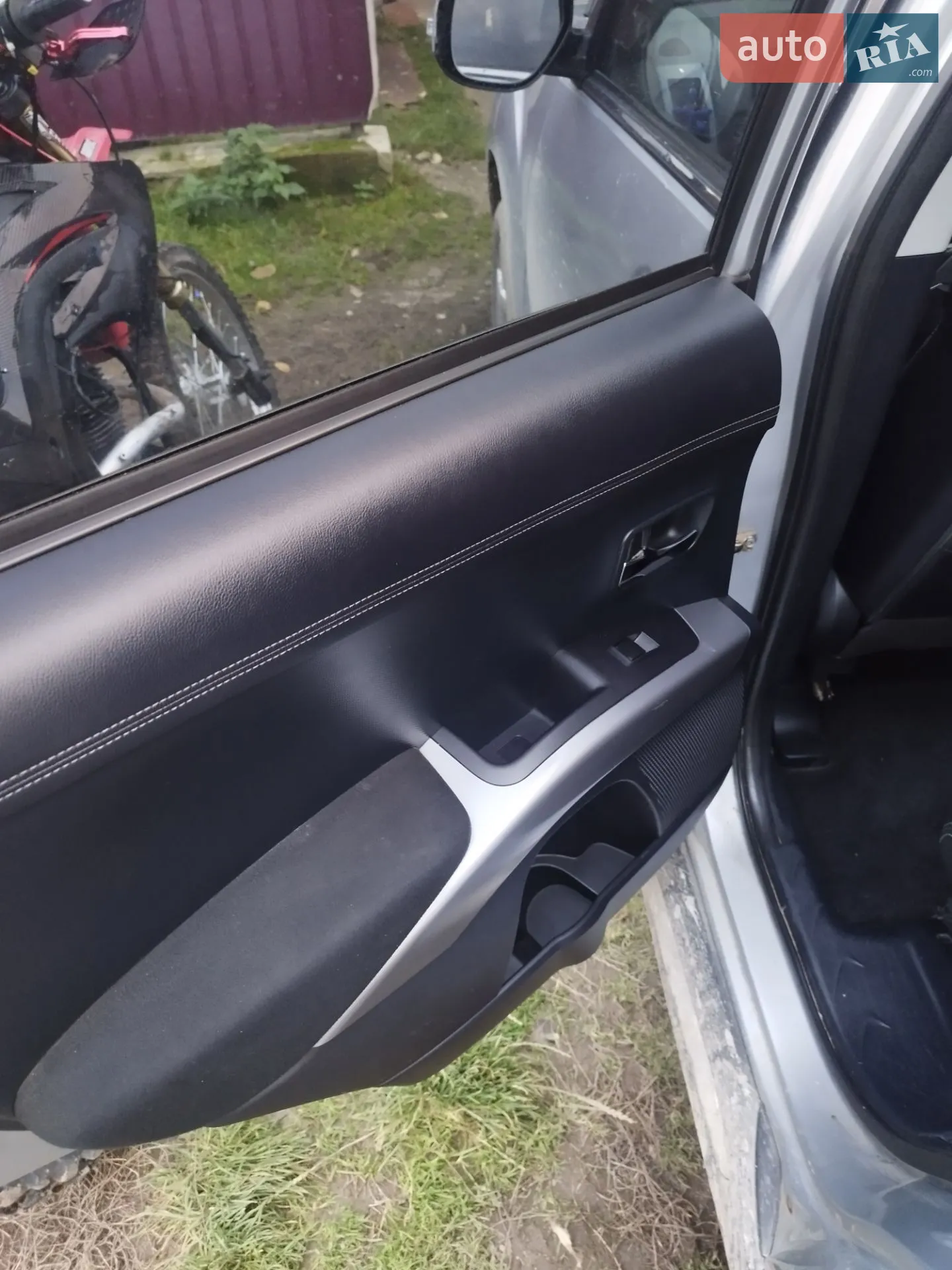 2011 Mitsubishi Outlander - мініатюра 6