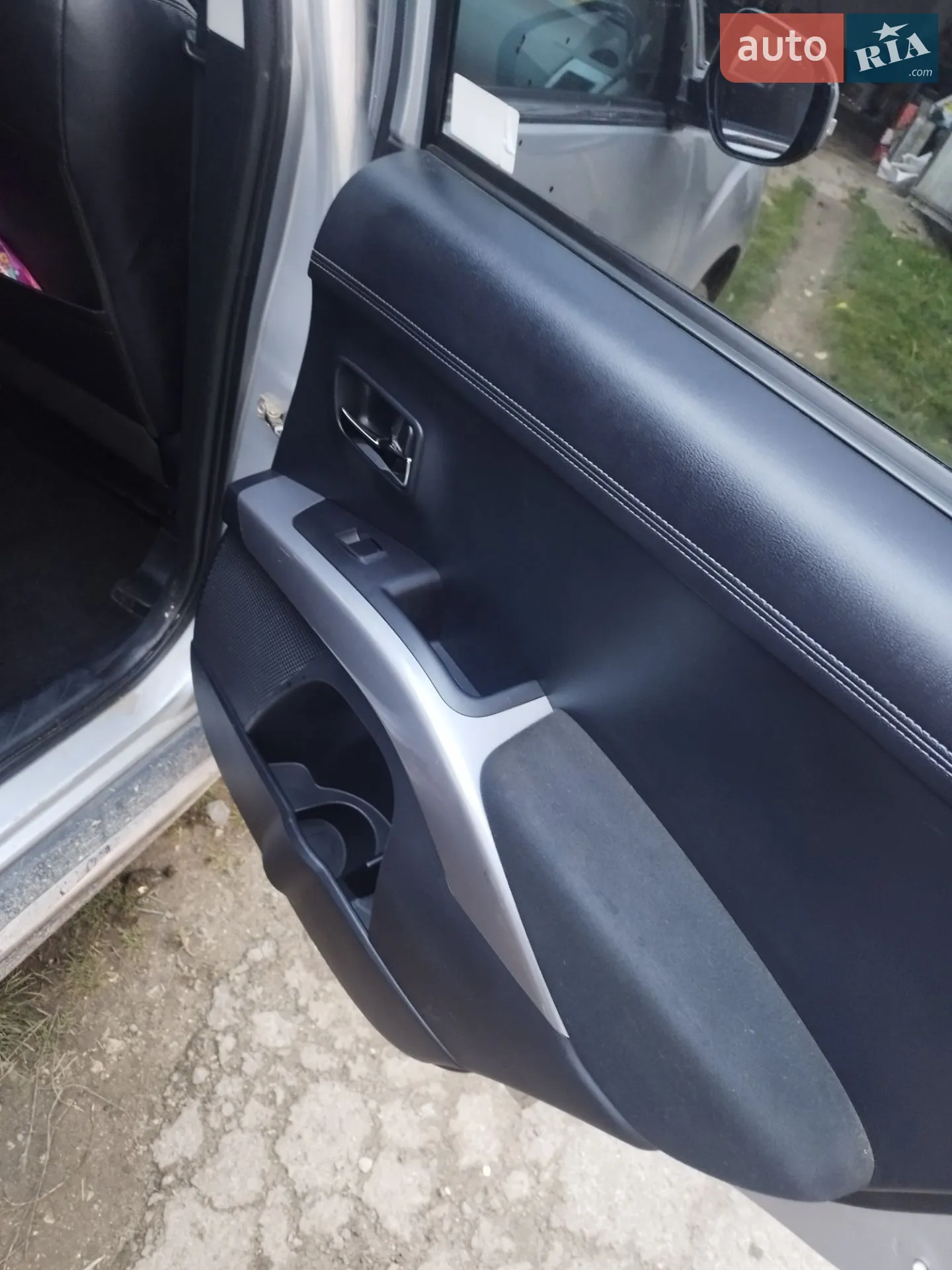 2011 Mitsubishi Outlander - мініатюра 10