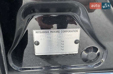 Внедорожник / Кроссовер Mitsubishi Outlander 2012 в 
