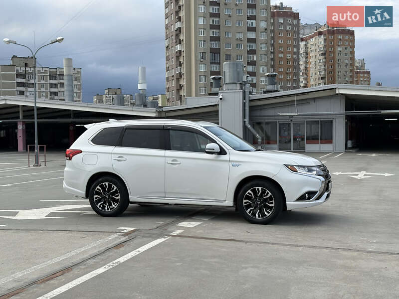 Позашляховик / Кросовер Mitsubishi Outlander 2018 в Києві фото 6 Позашляховик / Кросовер Mitsubishi Outlander 2018 в Києві