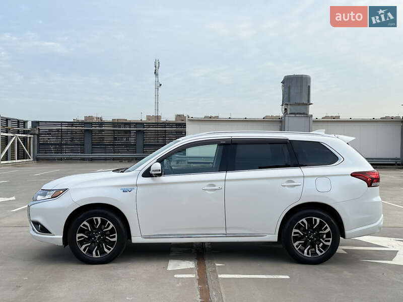 Позашляховик / Кросовер Mitsubishi Outlander 2018 в Києві фото 28 Позашляховик / Кросовер Mitsubishi Outlander 2018 в Києві