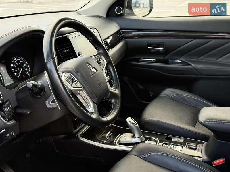 Позашляховик / Кросовер Mitsubishi Outlander 2018 в Києві фото 68 Позашляховик / Кросовер Mitsubishi Outlander 2018 в Києві