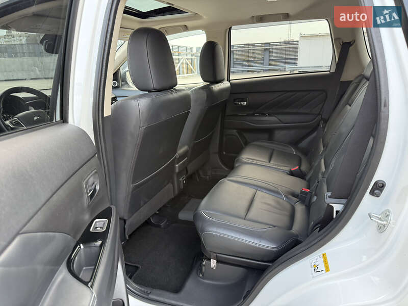 Позашляховик / Кросовер Mitsubishi Outlander 2018 в Києві фото 78 Позашляховик / Кросовер Mitsubishi Outlander 2018 в Києві