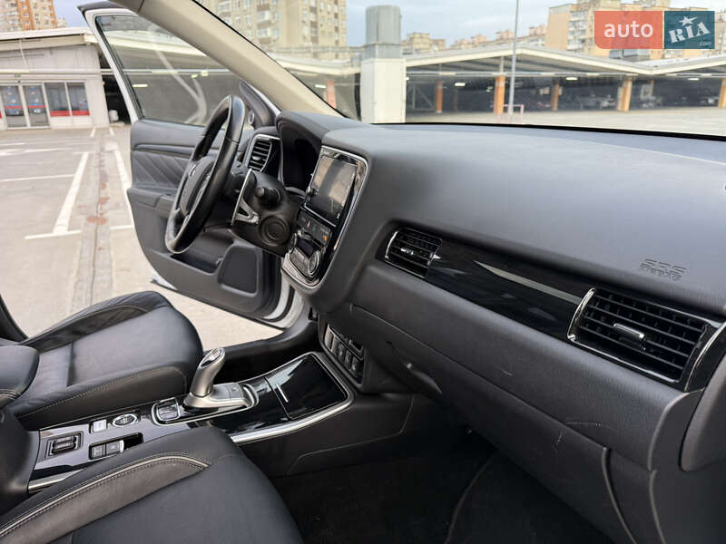 Позашляховик / Кросовер Mitsubishi Outlander 2018 в Києві фото 91 Позашляховик / Кросовер Mitsubishi Outlander 2018 в Києві