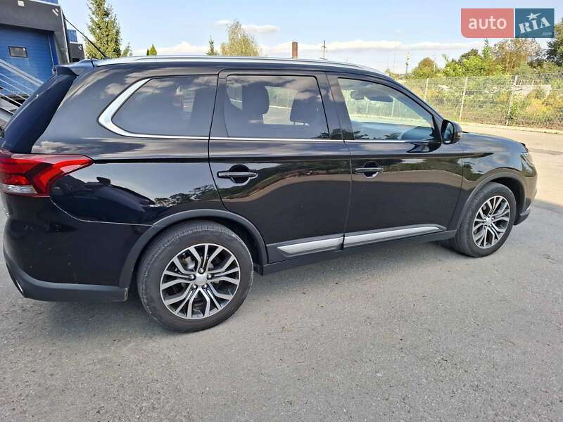 Внедорожник / Кроссовер Mitsubishi Outlander 2016 в Черновцах фото 3 Внедорожник / Кроссовер Mitsubishi Outlander 2016 в Черновцах