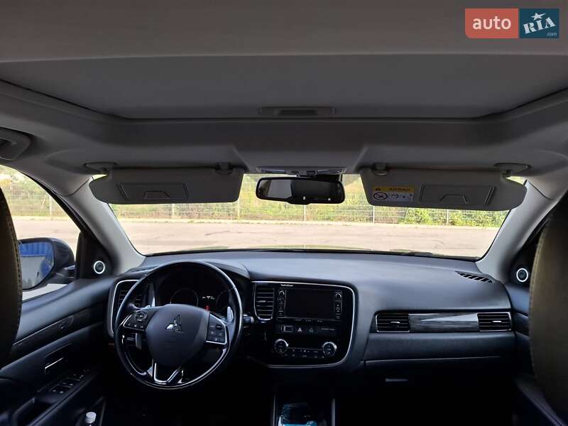 Внедорожник / Кроссовер Mitsubishi Outlander 2016 в Черновцах фото 13 Внедорожник / Кроссовер Mitsubishi Outlander 2016 в Черновцах