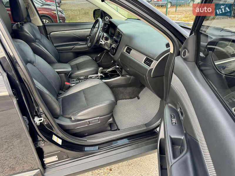 Позашляховик / Кросовер Mitsubishi Outlander 2018 в Києві фото 26 Позашляховик / Кросовер Mitsubishi Outlander 2018 в Києві