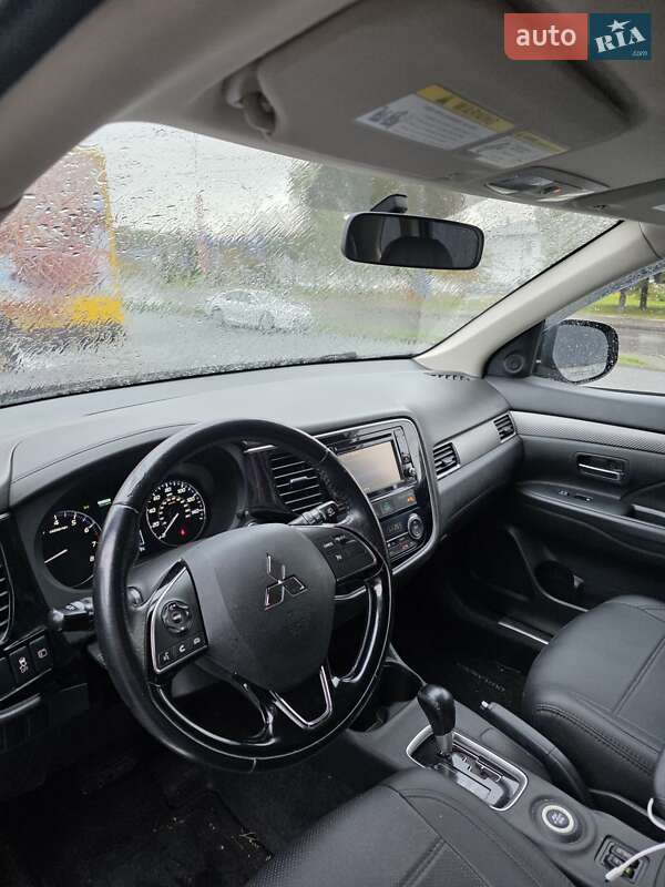 Позашляховик / Кросовер Mitsubishi Outlander 2015 в Хмельницькому фото 29 Позашляховик / Кросовер Mitsubishi Outlander 2015 в Хмельницькому