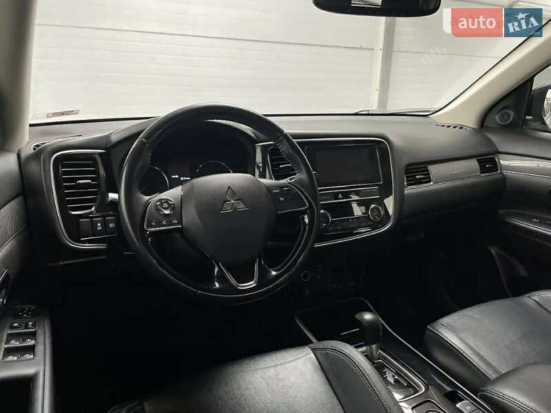 Внедорожник / Кроссовер Mitsubishi Outlander 2019 в Киеве фото 4 Внедорожник / Кроссовер Mitsubishi Outlander 2019 в Киеве