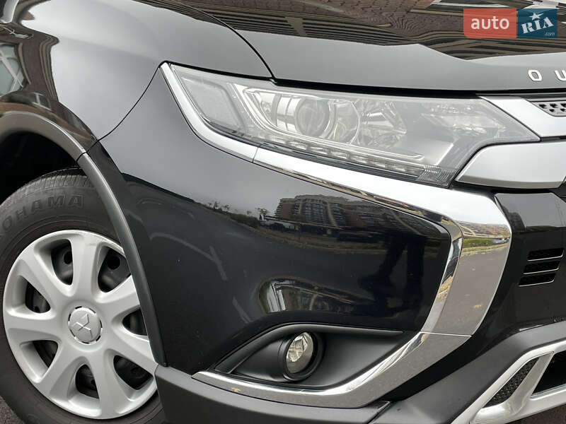 Внедорожник / Кроссовер Mitsubishi Outlander 2021 в Киеве фото 3 Внедорожник / Кроссовер Mitsubishi Outlander 2021 в Киеве