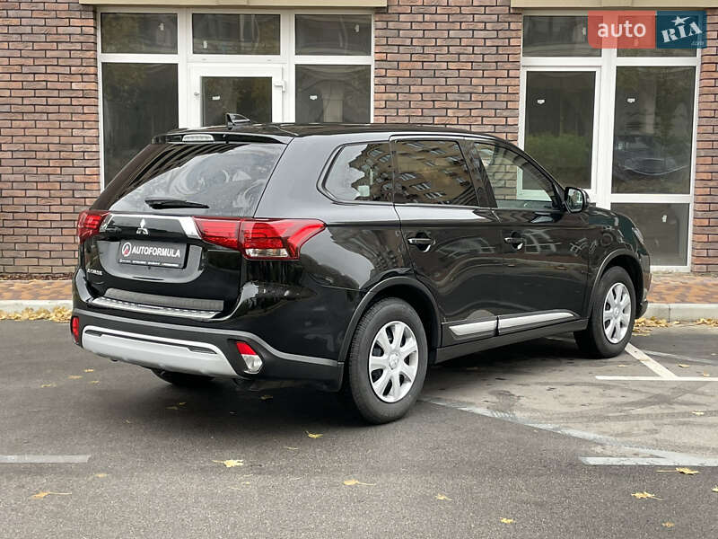 Внедорожник / Кроссовер Mitsubishi Outlander 2021 в Киеве фото 10 Внедорожник / Кроссовер Mitsubishi Outlander 2021 в Киеве