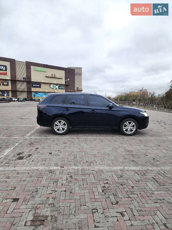 Позашляховик / Кросовер Mitsubishi Outlander 2012 в Харкові