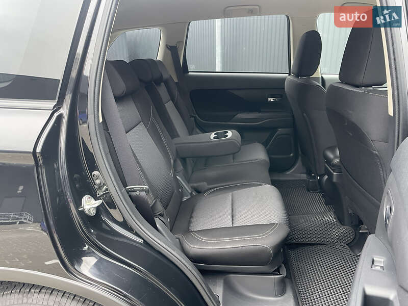 Внедорожник / Кроссовер Mitsubishi Outlander 2021 в Киеве фото 13 Внедорожник / Кроссовер Mitsubishi Outlander 2021 в Киеве