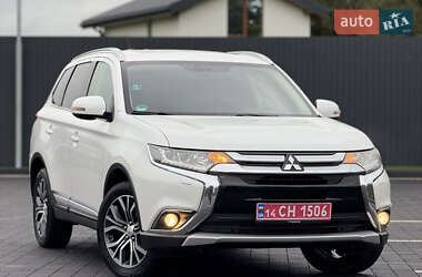 Внедорожник / Кроссовер Mitsubishi Outlander 2016 в Самборе Внедорожник / Кроссовер Mitsubishi Outlander 2016 в Самборе