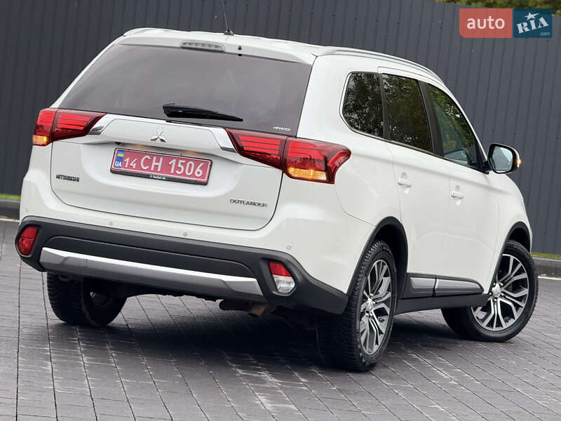 Позашляховик / Кросовер Mitsubishi Outlander 2016 в Самборі фото 30 Позашляховик / Кросовер Mitsubishi Outlander 2016 в Самборі
