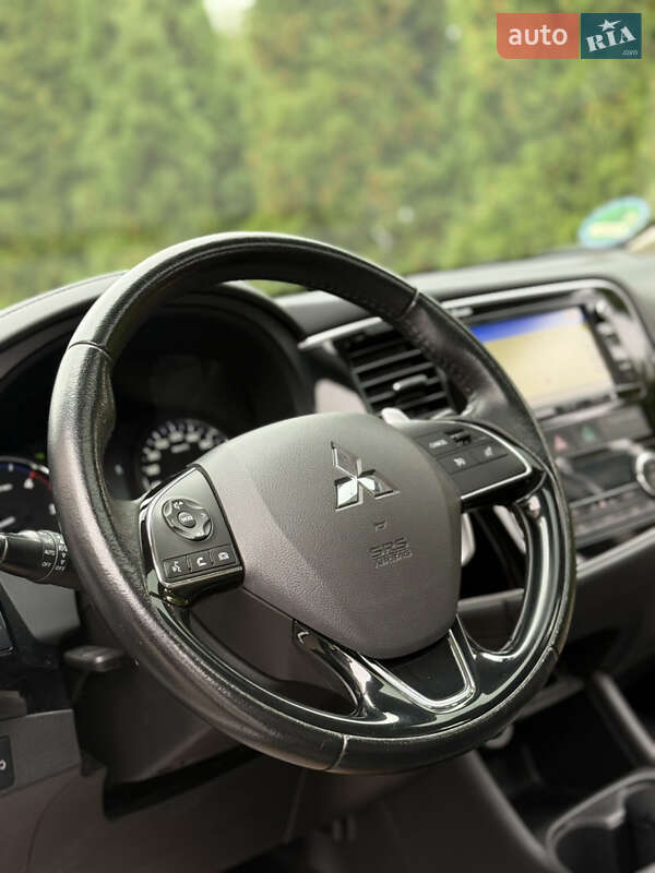 Позашляховик / Кросовер Mitsubishi Outlander 2016 в Самборі фото 59 Позашляховик / Кросовер Mitsubishi Outlander 2016 в Самборі