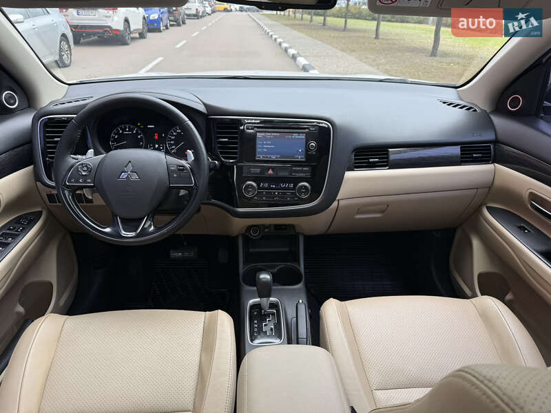 Позашляховик / Кросовер Mitsubishi Outlander 2015 в Києві фото 43 Позашляховик / Кросовер Mitsubishi Outlander 2015 в Києві
