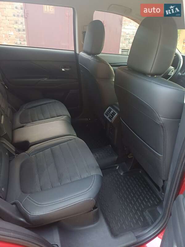 Позашляховик / Кросовер Mitsubishi Outlander 2019 в Києві фото 18 Позашляховик / Кросовер Mitsubishi Outlander 2019 в Києві