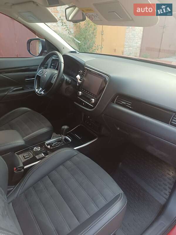 Позашляховик / Кросовер Mitsubishi Outlander 2019 в Києві фото 22 Позашляховик / Кросовер Mitsubishi Outlander 2019 в Києві